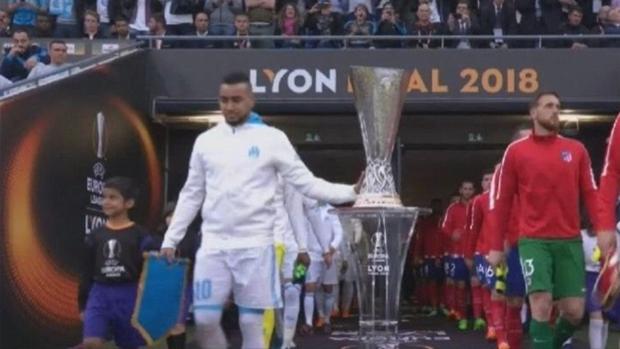 Payet sucumbió a la maldición de quien toca la Copa