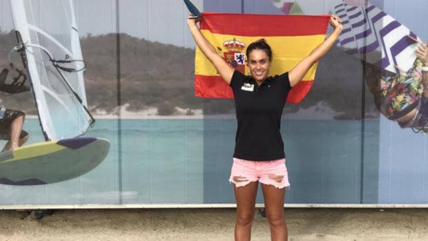 La campeona mundial de Raceboard Blanca Manchón recibe un nuevo premio