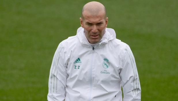 Zidane se enfrenta a su decisión más dura