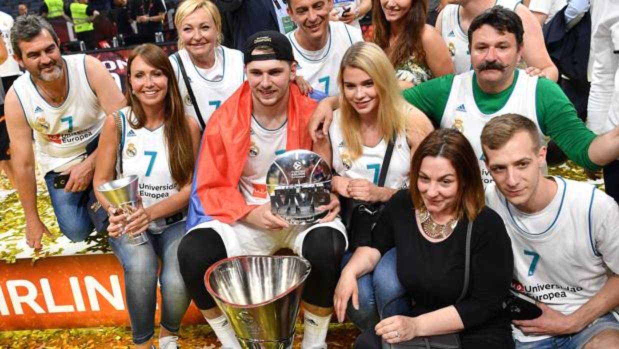 Doncic dona su camiseta de la final al «Museo Petrovic»