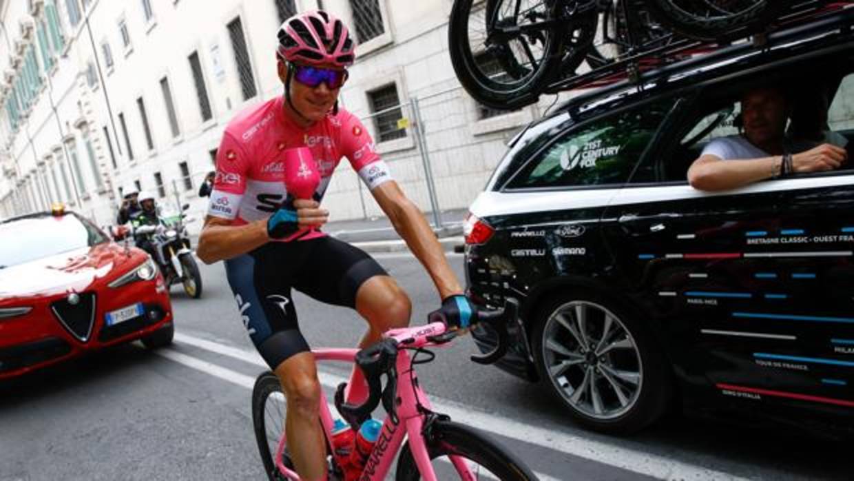 Chris Froome celebra su primer Giro por las calles de Roma