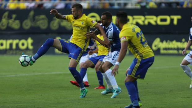 Cádiz CF-Tenerife (1-1): Golpe en el último suspiro