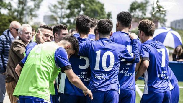 El Alavés B, nueva piedra en el camino del Cádiz CF B
