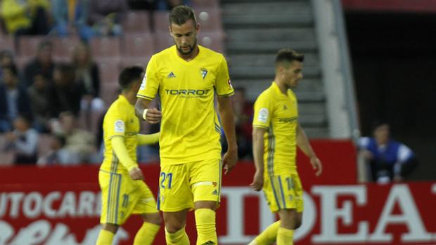 Granada-Cádiz CF (2-1): Bien está lo que bien acaba