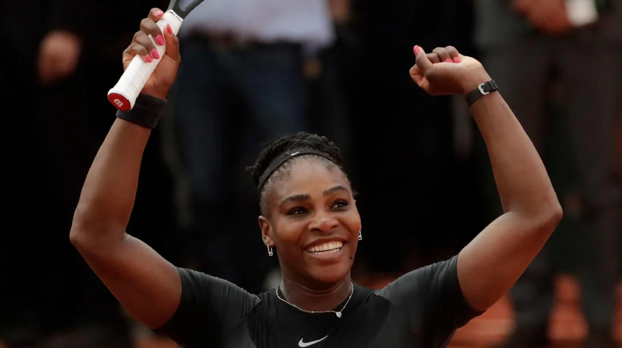 Serena Williams celebra una victoria en Roland Garros