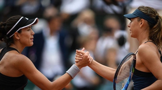 Muguruza arrolla a Sharapova y alcanza las semifinales