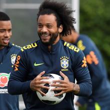 Marcelo entranando con la selección brasileña