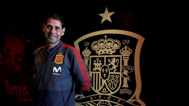 Fernando Hierro: «Soy seleccionador por circunstancias, no por currículum»