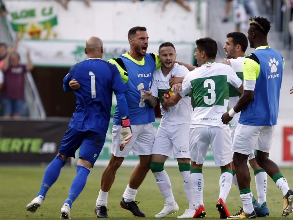 El Elche celebra el ascenso a Segunda división