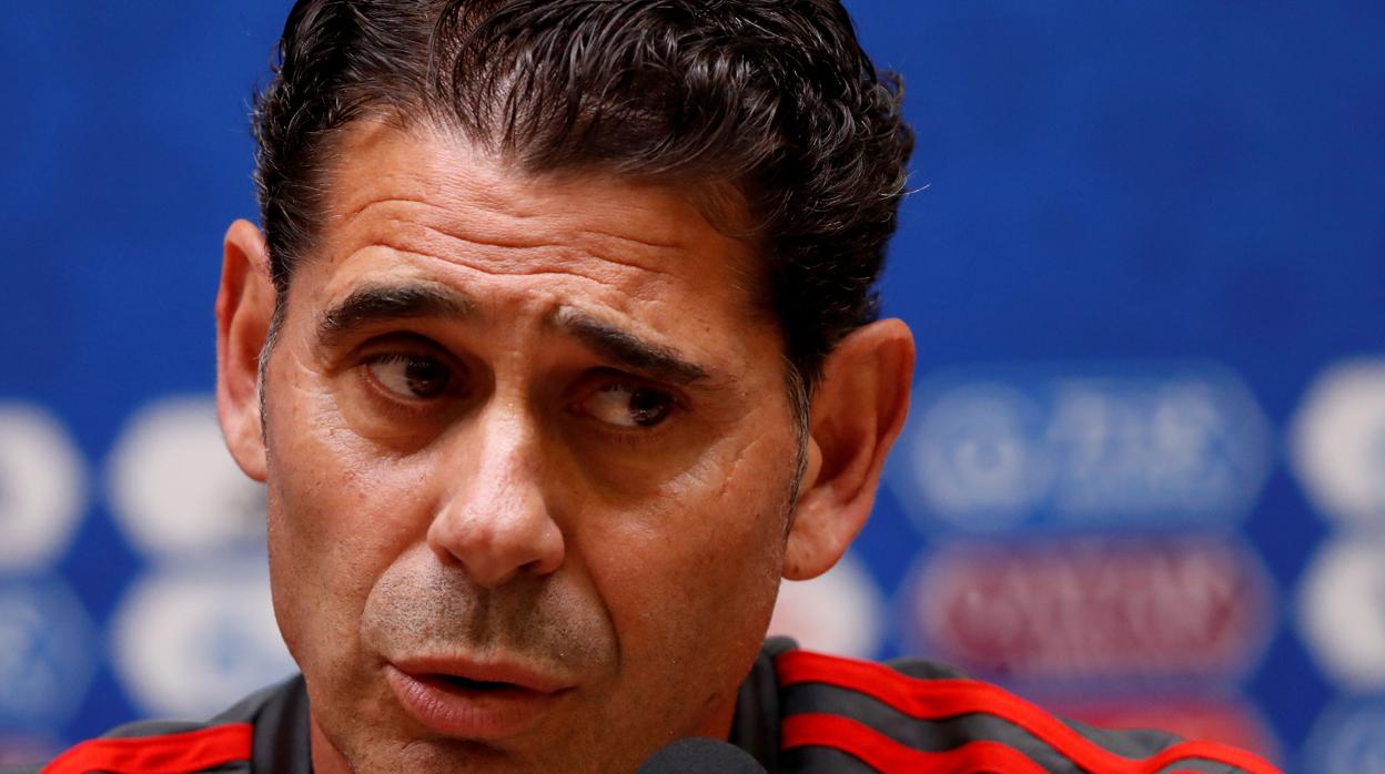 Fernando Hierro, durante la rueda de prensa