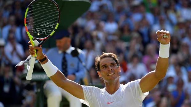 Nadal ya sonríe sobre la hierba de Wimbledon