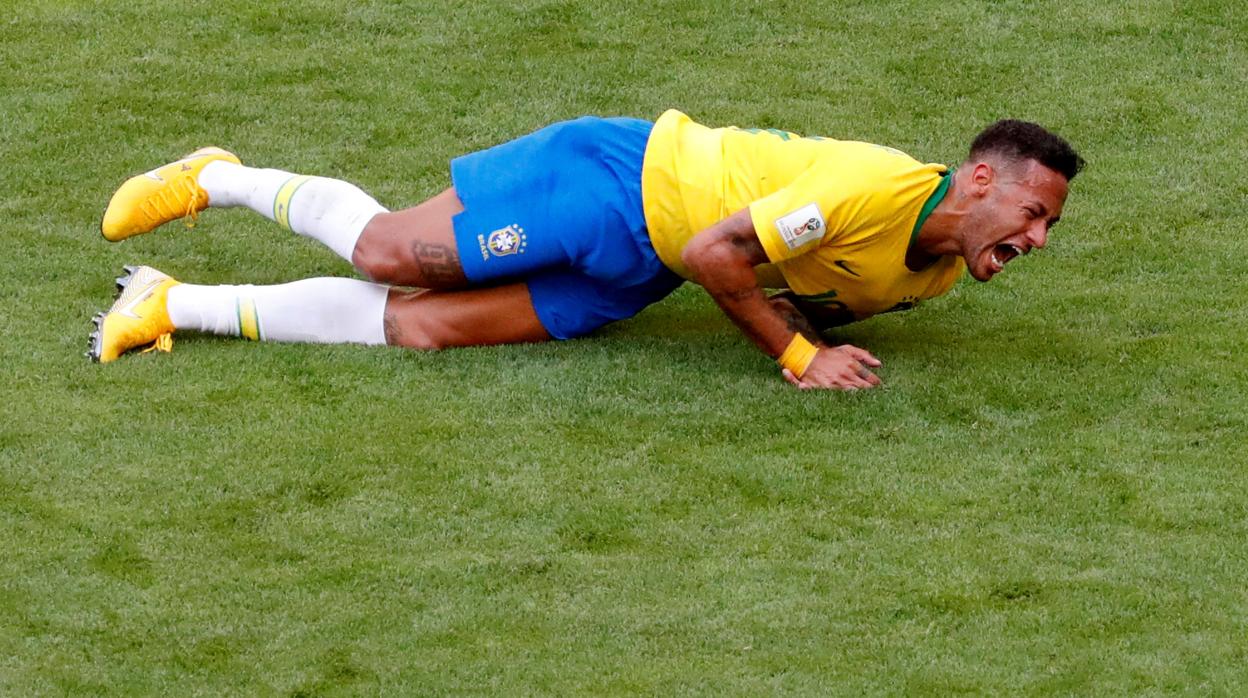 Neymar, tras recibir una entrada