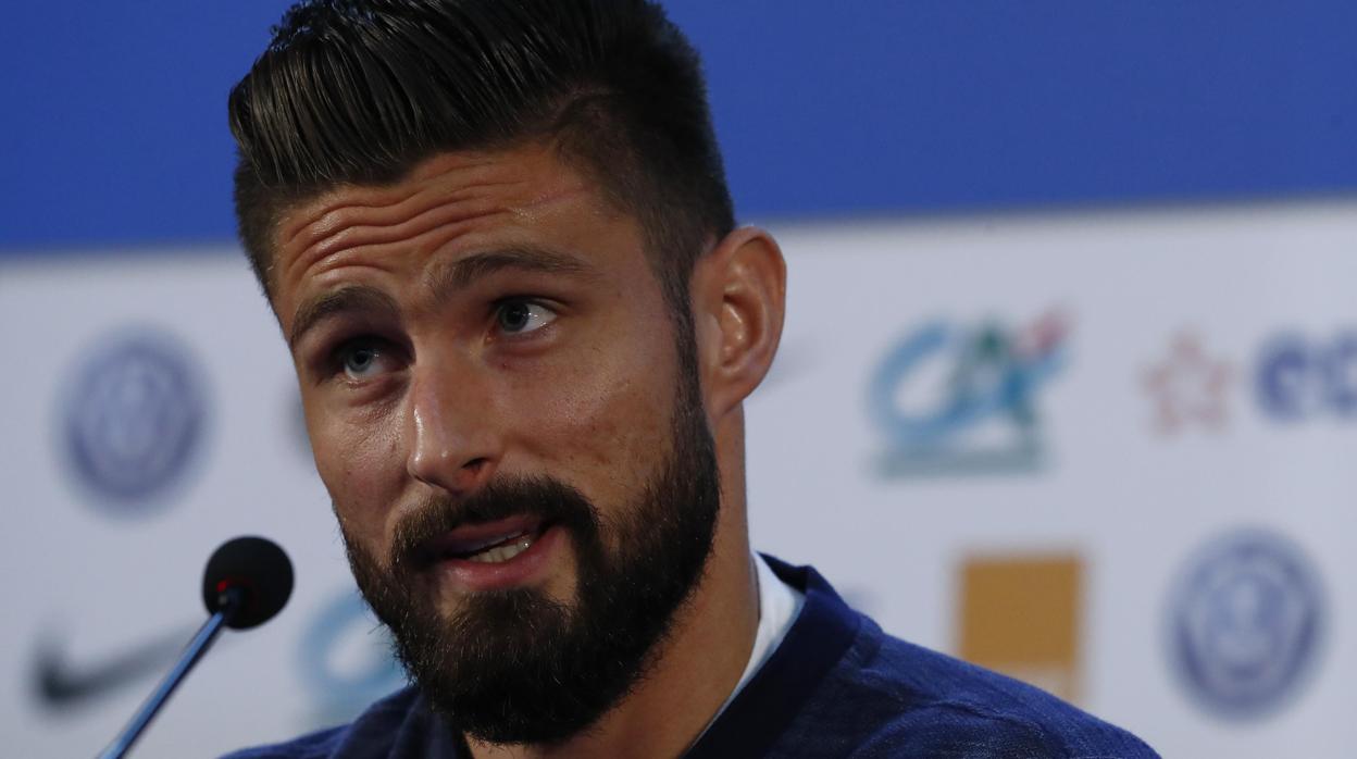 Giroud, en rueda de prensa previa al partido contra Bélgica