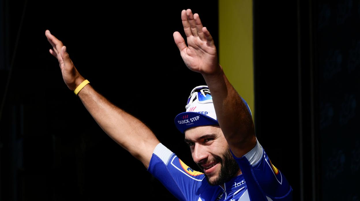 Gaviria celebrando su triunfo en la cuarta etapa