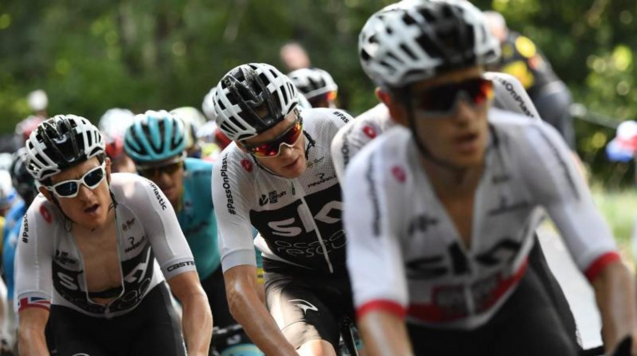 Geraint Thomas y Chris Froome, compañeros en el equipo Sky, durante la décima etapa del Tour