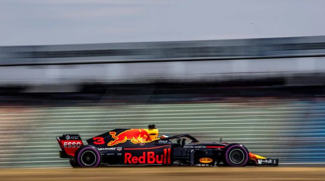 El australiano Daniel Ricciardo durnte los primeros libres de la jornada