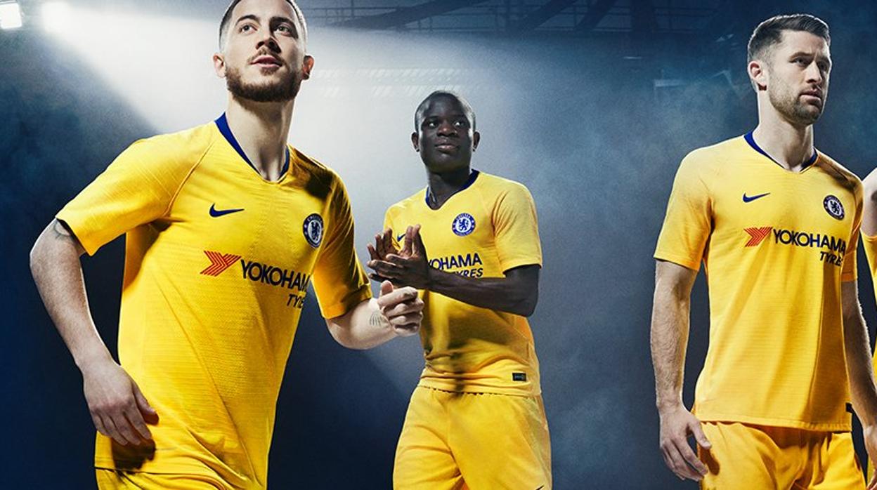 Hazard, con la nueva equipación visitante del Chelsea