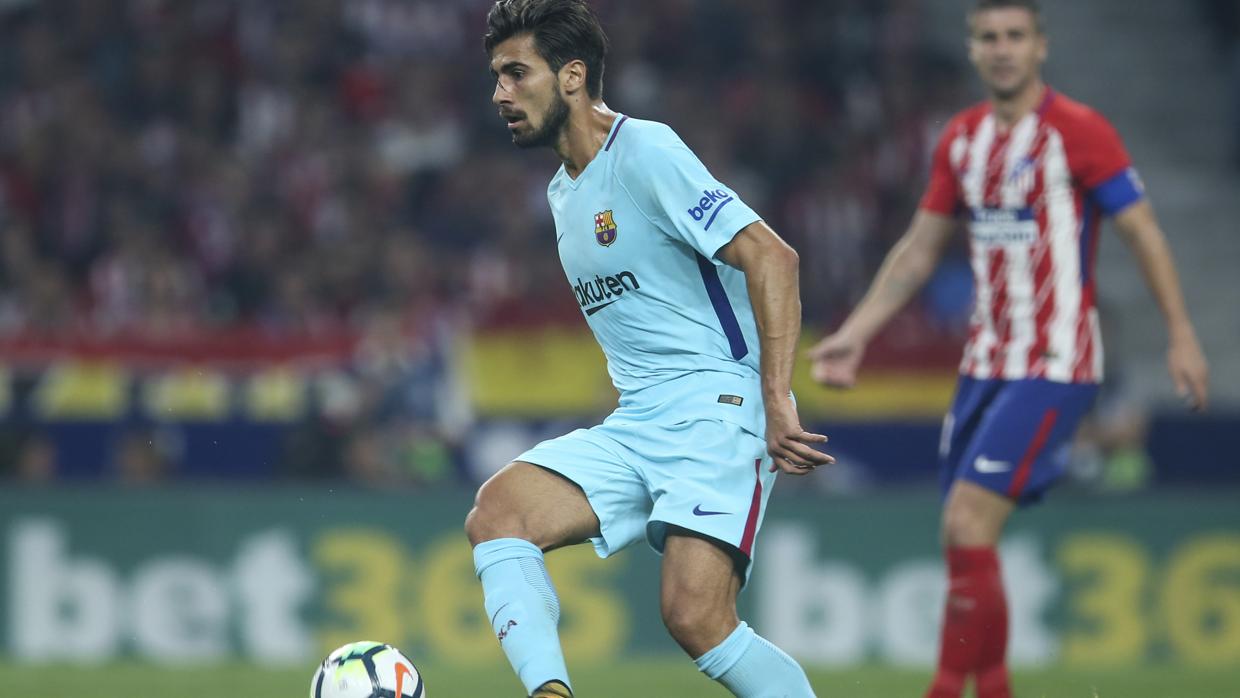 André Gomes en un partido ante el Atlético de Madrid