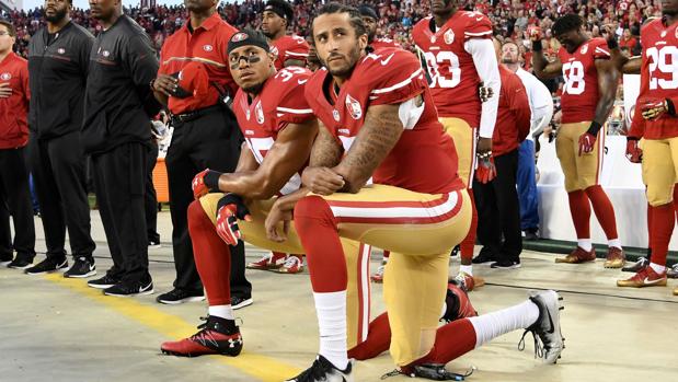 Trump pide ahora castigar a los jugadores de la NFL que protesten contra el himno estadounidense