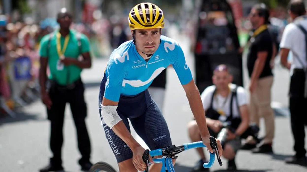 Mikel Landa, ciclista del Movistar Team, antes de comenzar una etapa del Tour 2018