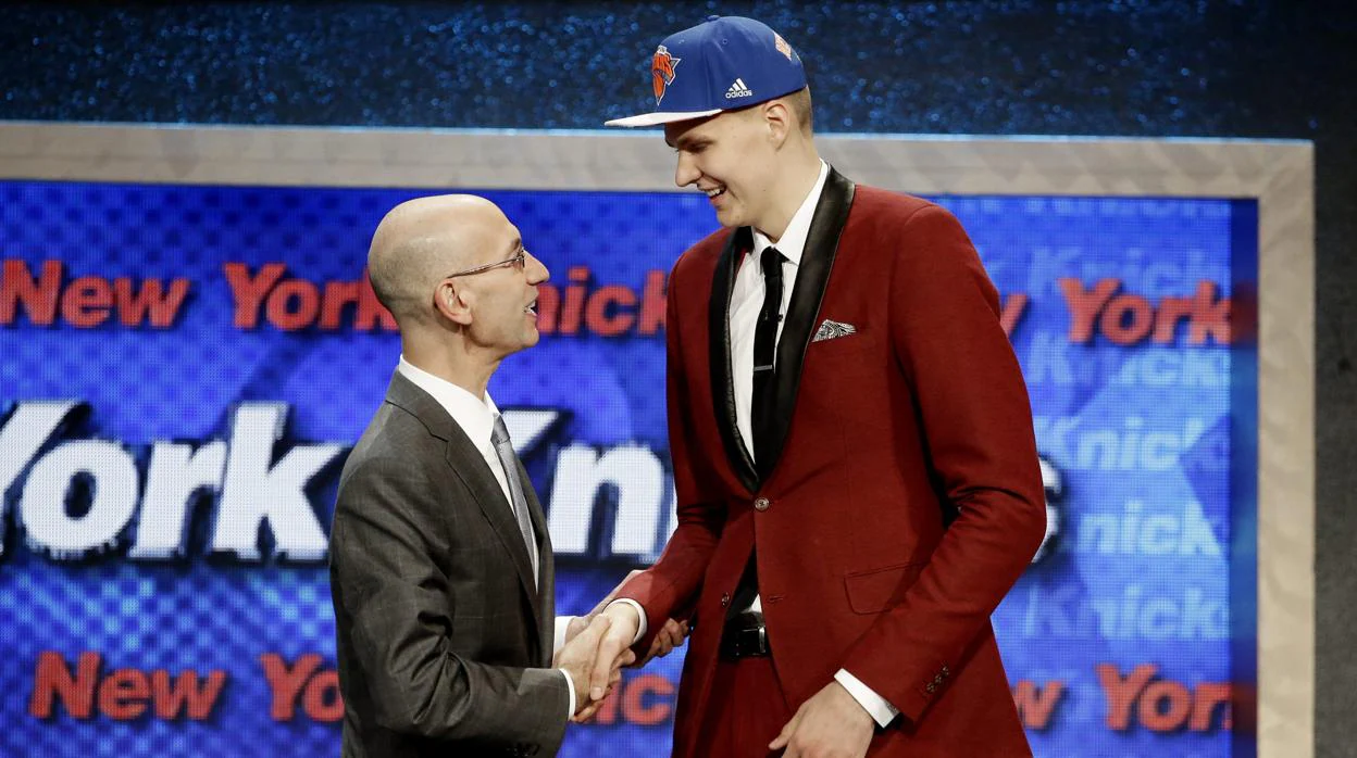Porzingins seleccionado en cuarto lugar por los New York Knicks en la primera ronda del sorteo de la NBA 2015