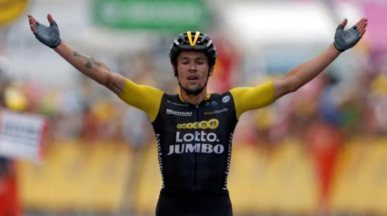 Roglic, ciclisat del Lotto, celebra su victoria de etapa en Laruns