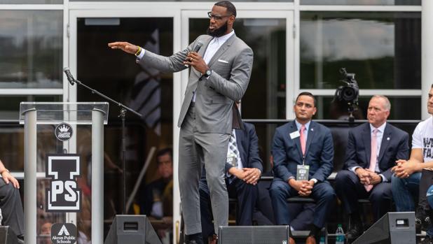 LeBron atiza a Donald Trump