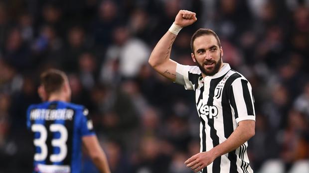 La Juve sacrifica a Higuaín para arropar a Cristiano