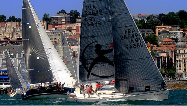 La flota pone rumbo a Gijón en la etapa reina con 90 millas de recorrido