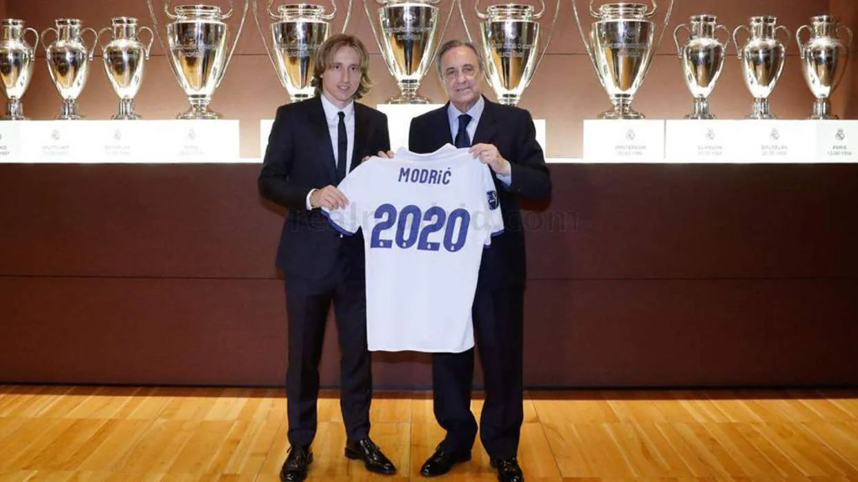 Florentino se pone duro: «Modric no se irá por menos de 750 millones de euros»