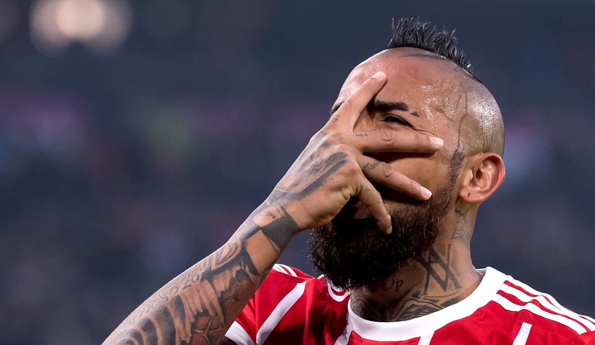 Arturo Vidal durante un partido del Bayern