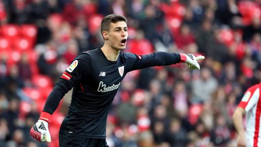 Kepa, vistiendo los colores del Athletic de Bilbao en un partido oficial