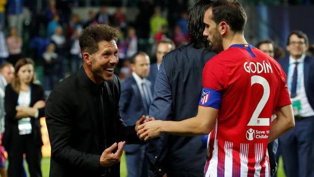 Simeone supera ya a Luis Aragonés