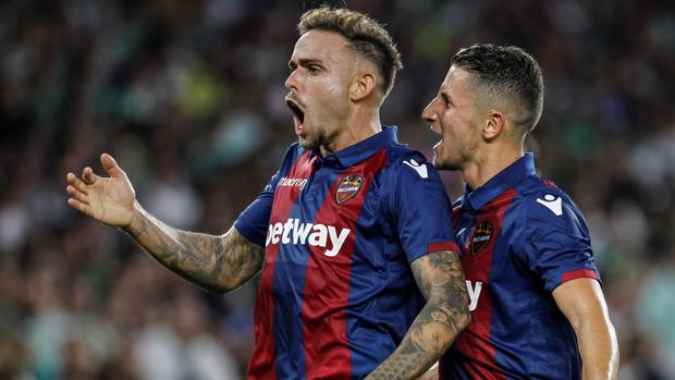 Un Levante muy efectivo da la sorpresa ante un Betis decepcionante