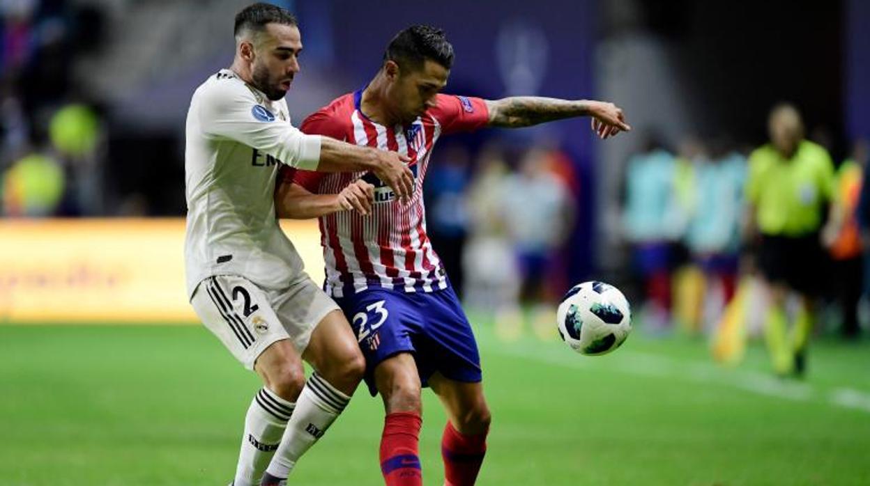 Vitolo frente a Carvajal en la Supercopa de Europa