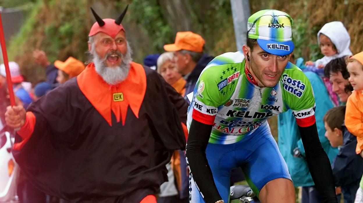 Javier Otxoa en una de las etapas del Tour de Francia en el año 2000