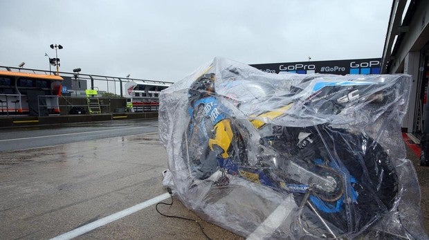 La lluvia anega Silverstone