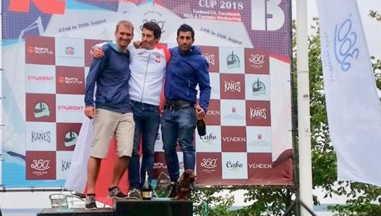 Curro Manchón medalla de bronce absoluto en el Campeonato de Europa de Raceboard