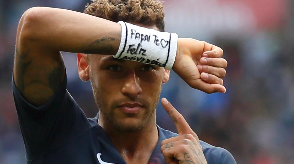 Neymar, ante el Angers
