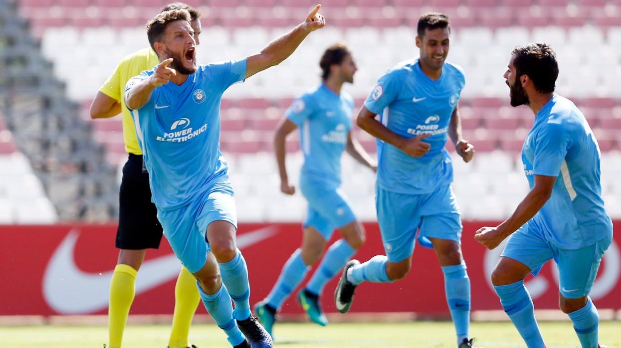 Los jugadores del Ibiza UD en su partido de la primera jornada contra el Sevilla Atlético