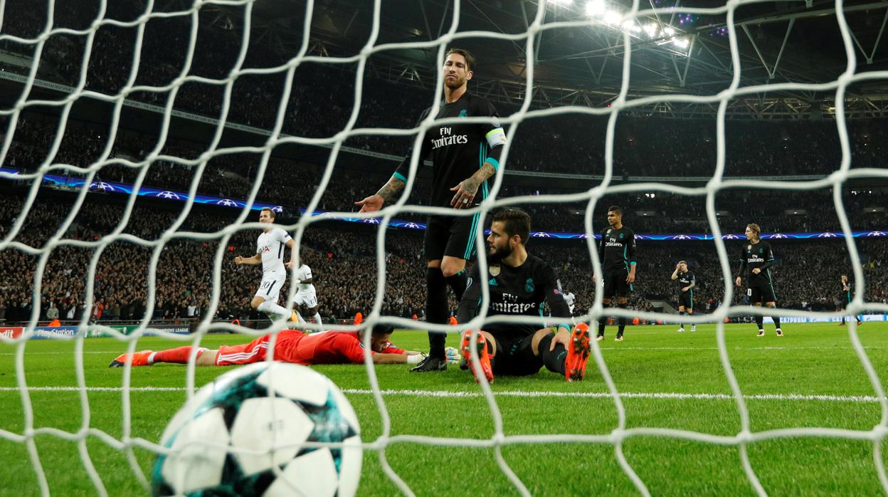 El Real Madrid, durante el encuentro frente al Tottenham en la Champions 2017-2018