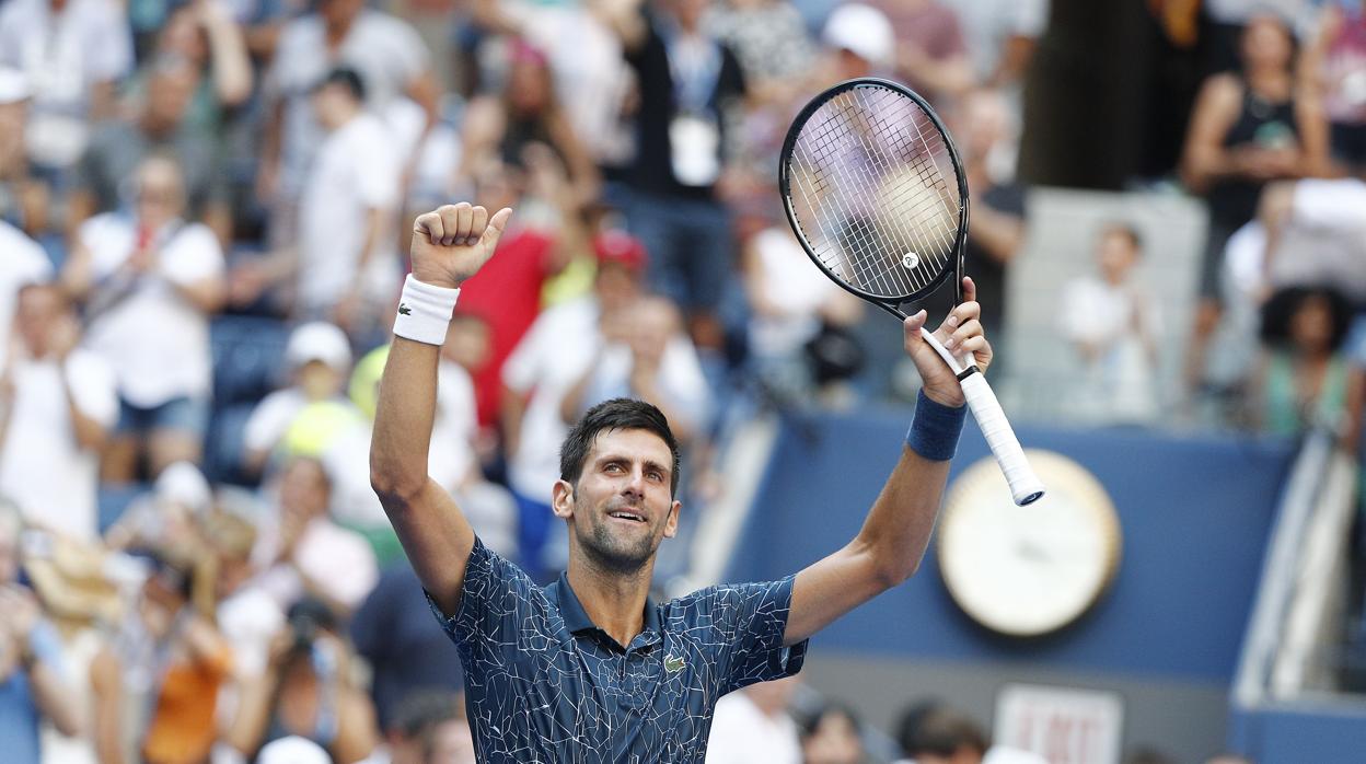 El serbio Novak Djokovic celebra su victoria frente a Joao Sousa