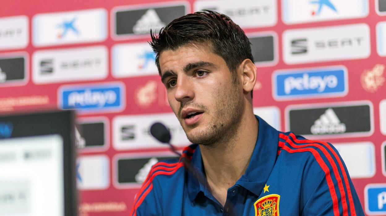 El delantero Álvaro Morata , durante una rueda de prensa de la selección en Las Rozas