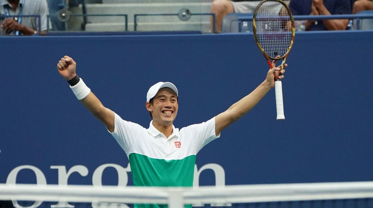Kei Nishikori celebra su victoria en cuartos de final del US Open frente a Cilic
