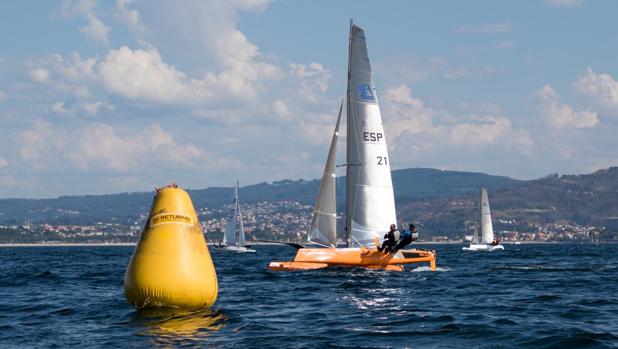 Cataluña manda en el Campeonato de España de Catamaranes