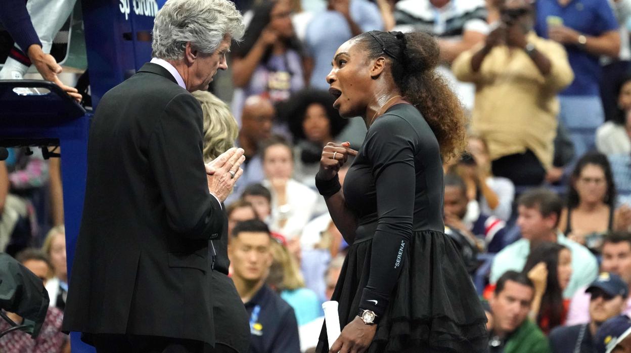 Multazo a Serena Williams por su comportamiento en la final