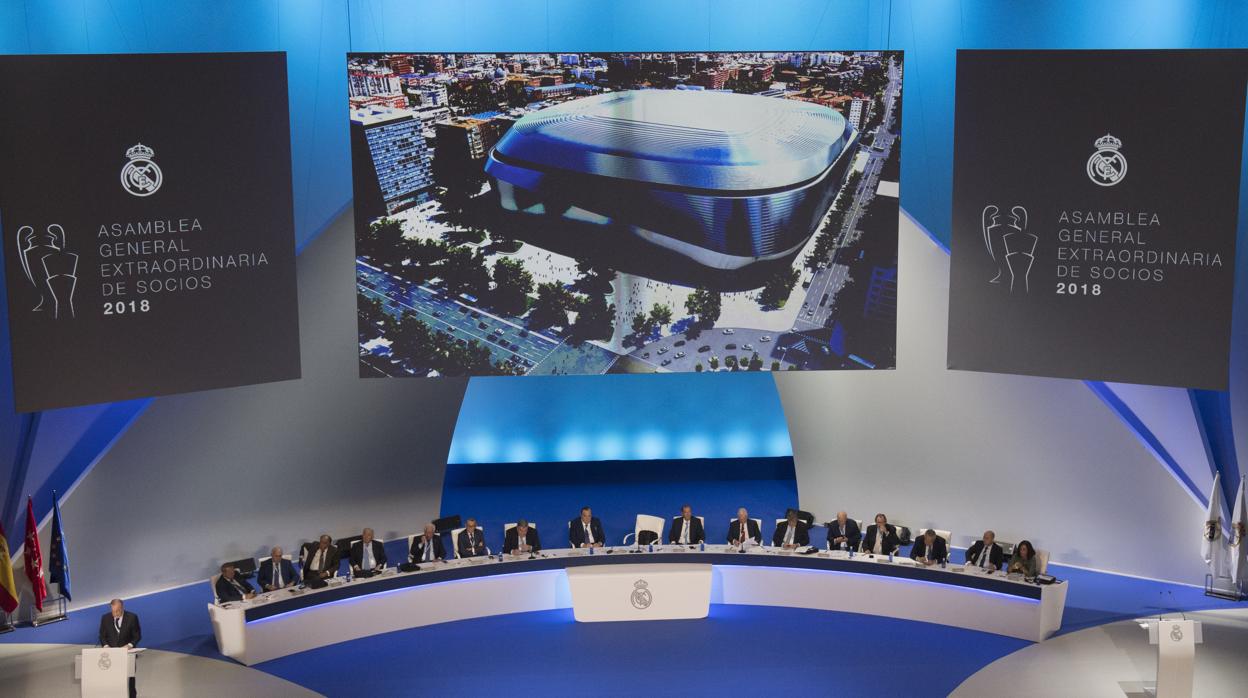 Los socios votan «sí» a la gran reforma del Santiago Bernabéu