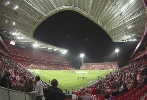 El estadio San Mamés en un partido de La Liga