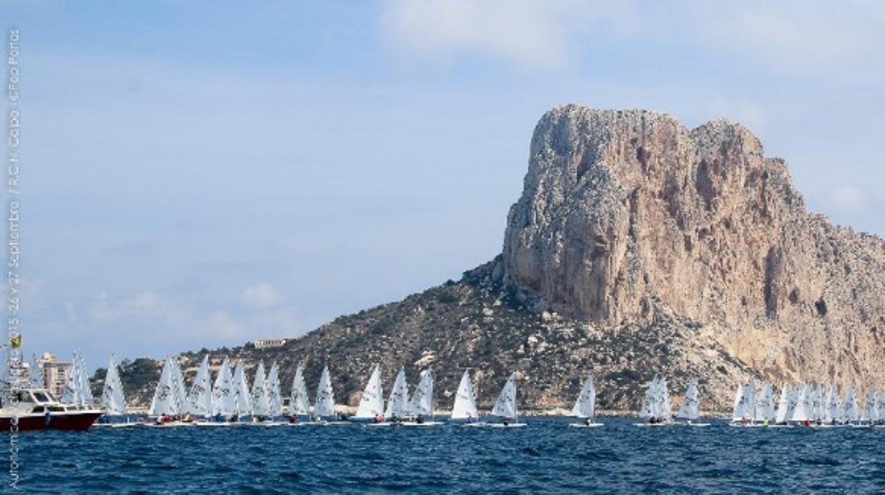 121 regatistas de Murcia y Valencia disputarán el Autonómico de vela ligera en Calpe