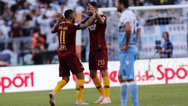 Kolarov y Fazio tiñen de 'giallorosso' el derbi de Roma